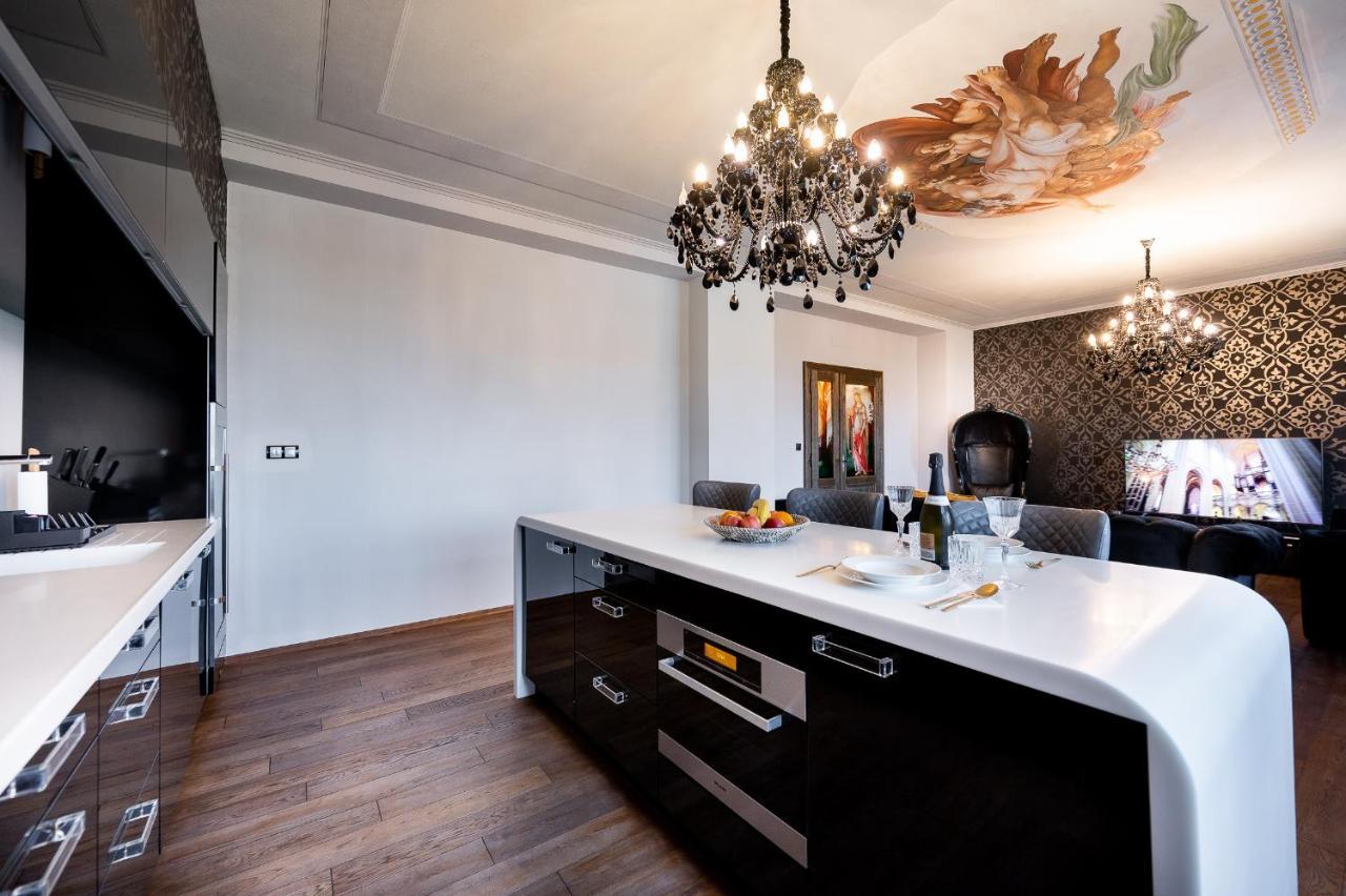 Premium Apt Kosice Center 3 Room 150M2 Hlavna Ulica المظهر الخارجي الصورة